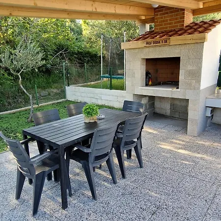 Holiday home Modern House W Large Garden & Children Playground